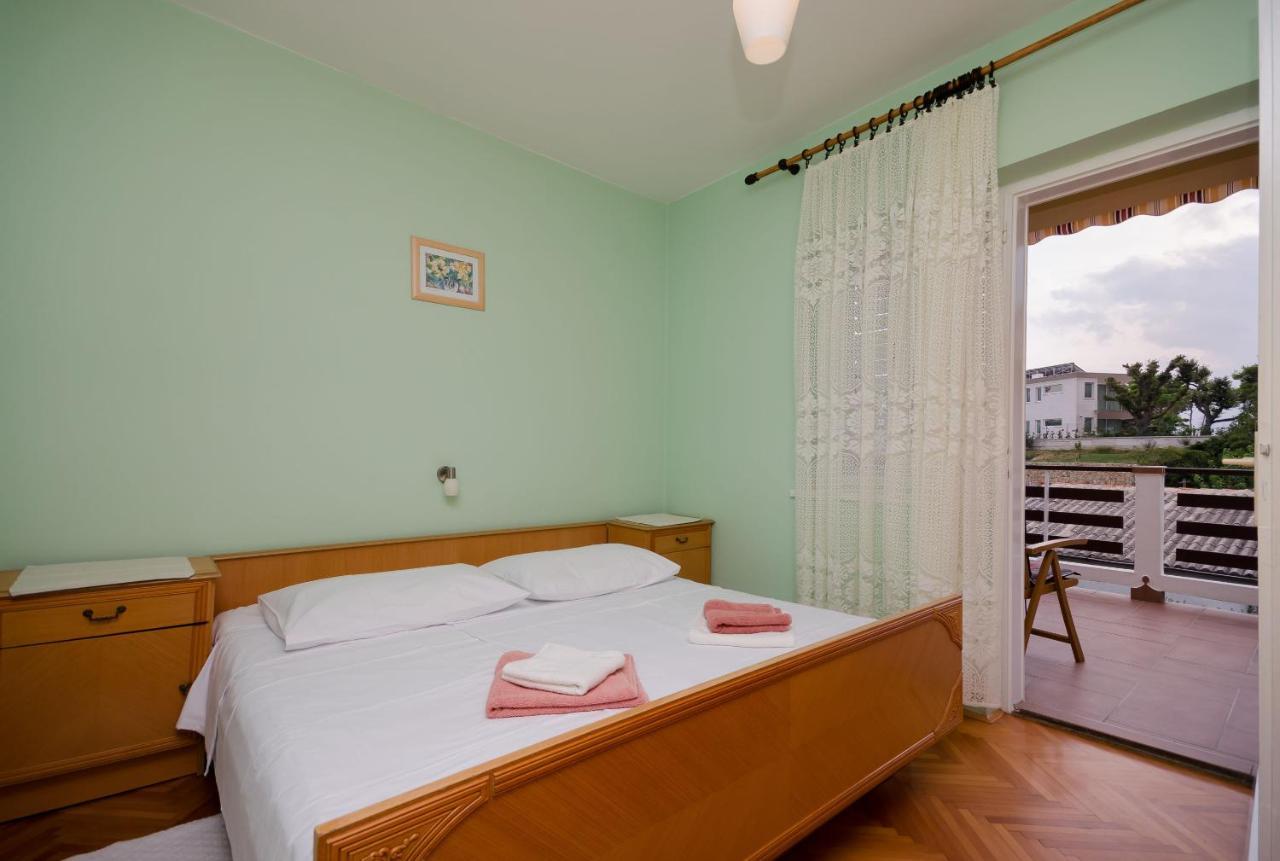 Rooms Mihaela Rab Town Exteriör bild